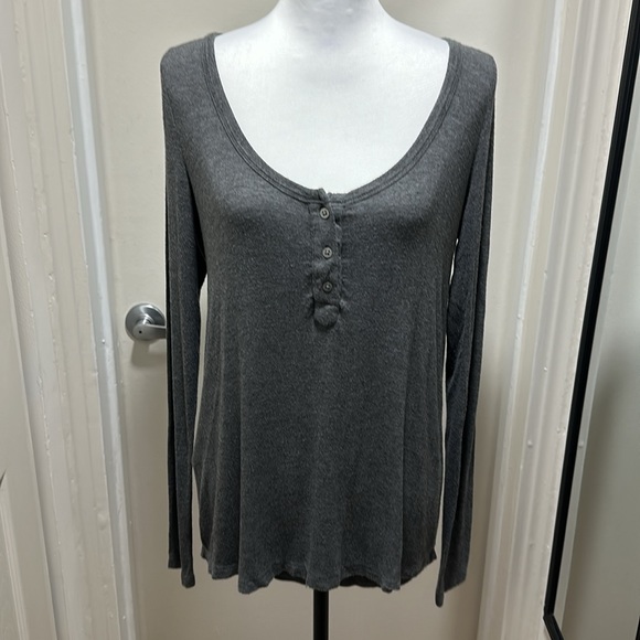Brandy Melville Long Sleeve - Super Soft - Picture 7 of 7